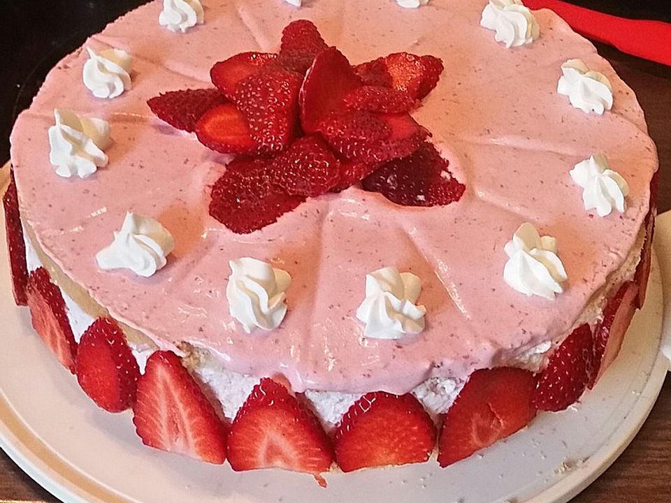Griechische Erdbeer Sahne Torte Von Fbachercooking Chefkoch