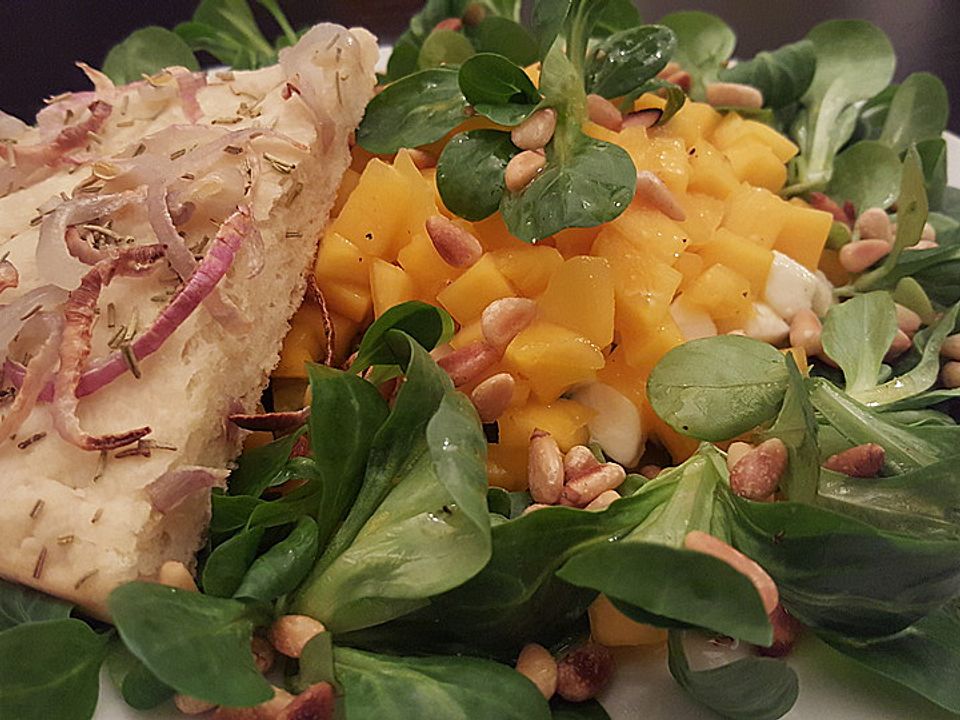 Pizzabrot mit Schalotten und Rosmarin von cure| Chefkoch