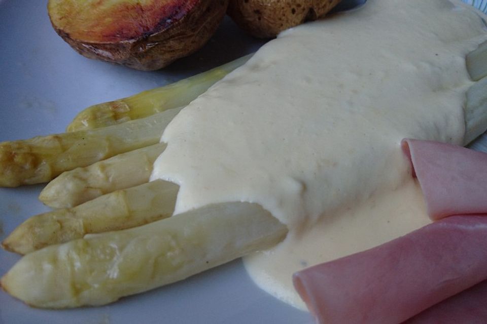 Weißer Spargel aus dem Backofen mit Sauce Mornay