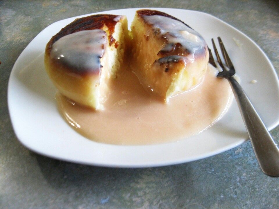 Dampfnudeln nach Oma Inge mit Weincreme von Blondeskind| Chefkoch