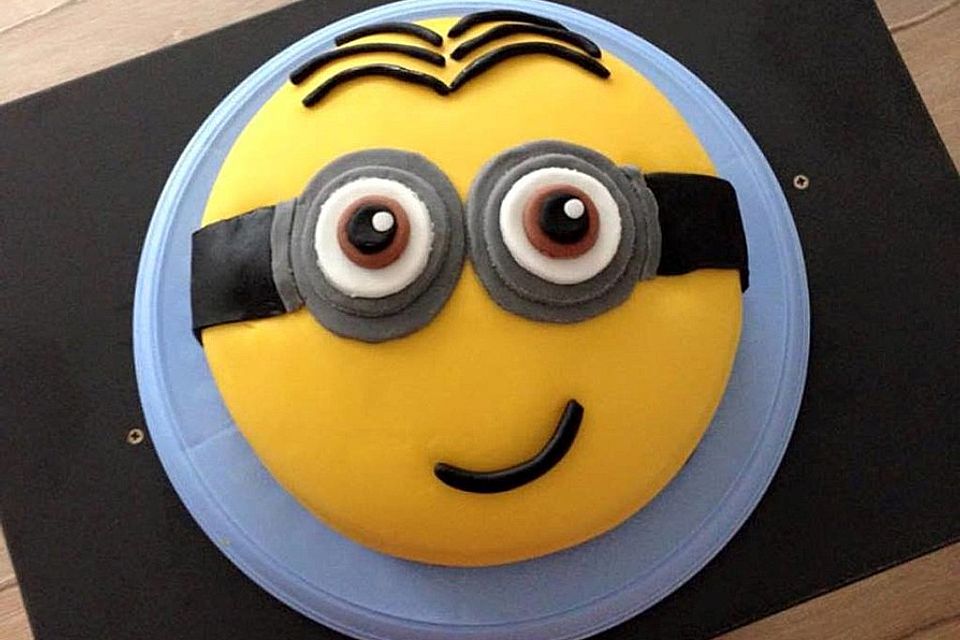 Minion-Torte mit Kinderschokoladencreme