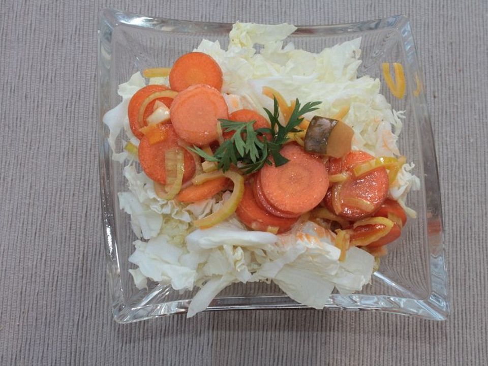 Chinakohl-Karottensalat von Jessica148| Chefkoch