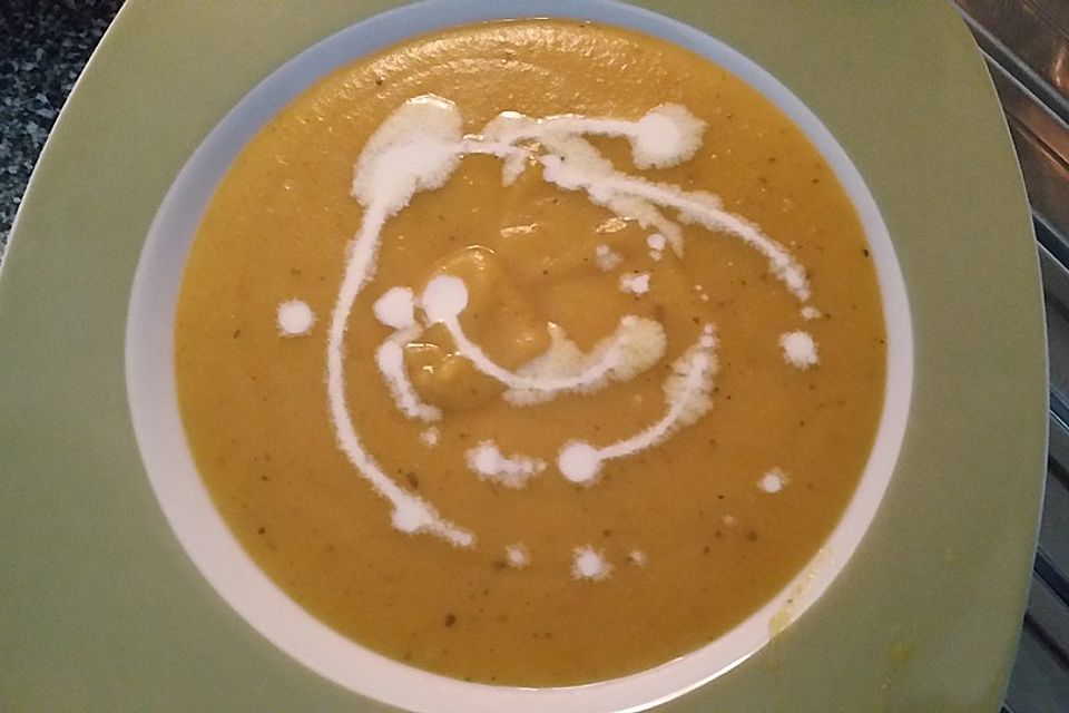 Kartoffelcremesuppe mit Kokosmilch