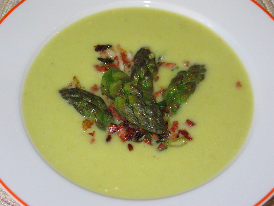 Spargelcremesuppe mit Speckwürfeln von greenihornet| Chefkoch