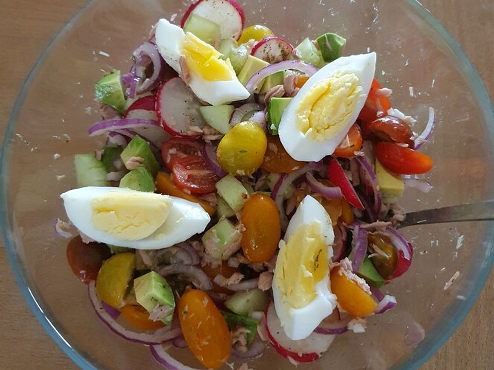 Thunfischsalat mit Ei, Avocado und Tomaten von ninalein1990| Chefkoch