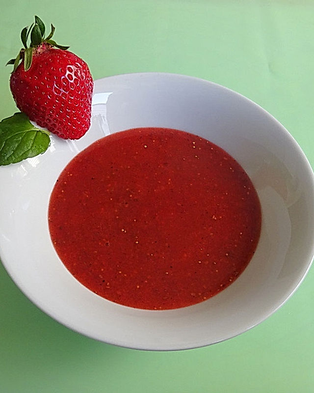 Raw vegan strawberry jam