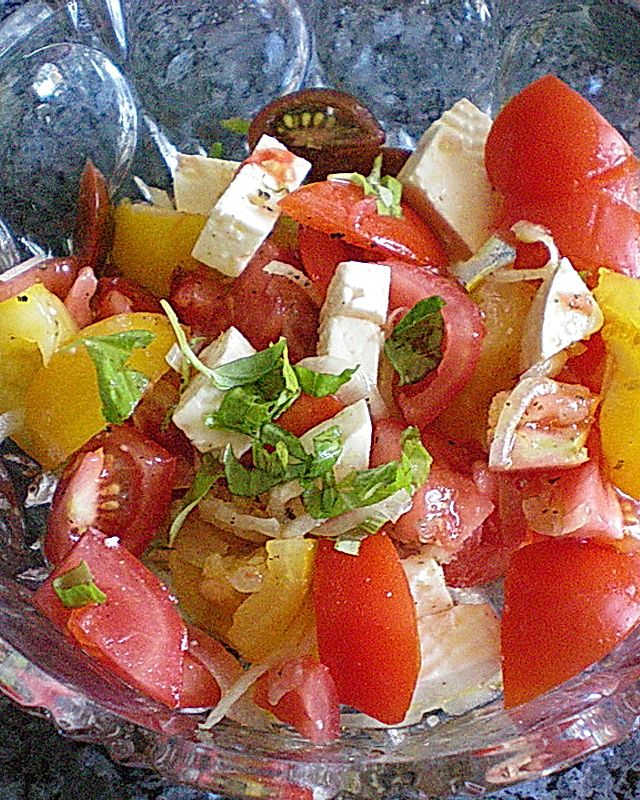 Sommerlicher Tomatensalat