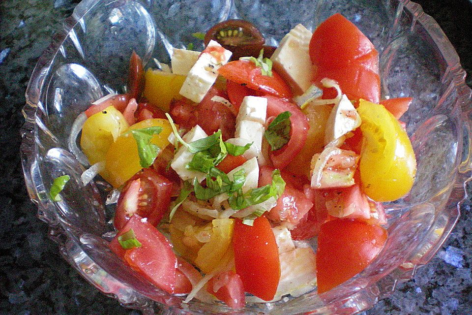 Sommerlicher Tomatensalat