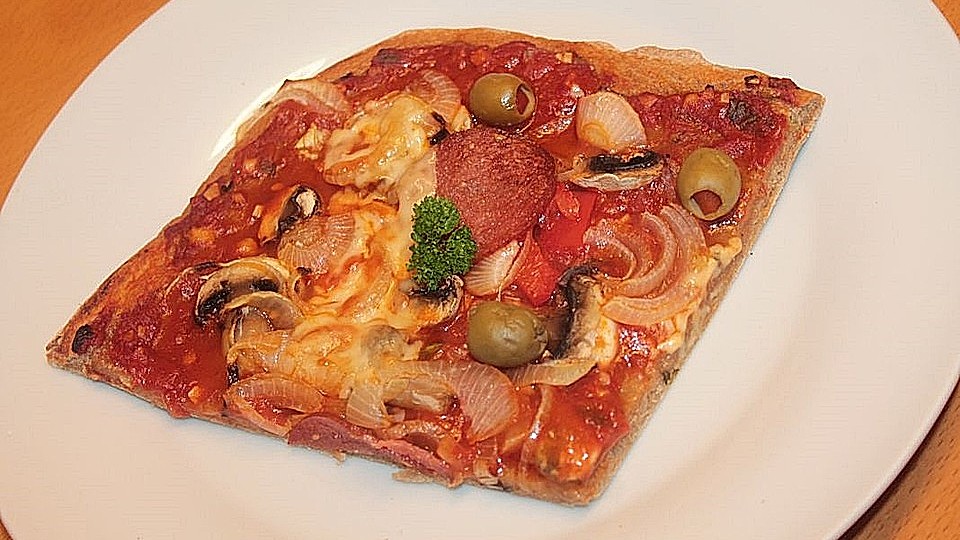 Pizza Mit Geriebener Kartoffel Und Herzhaftem Belag Von Patty Chefkoch