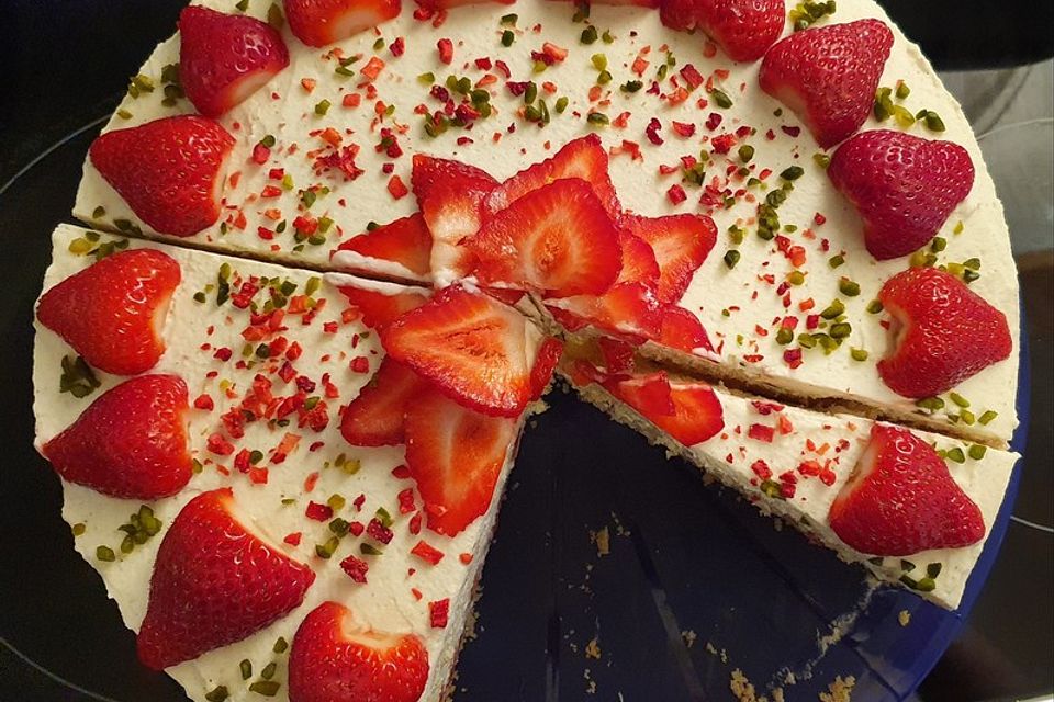 Erdbeertorte mit zarter Joghurtcreme