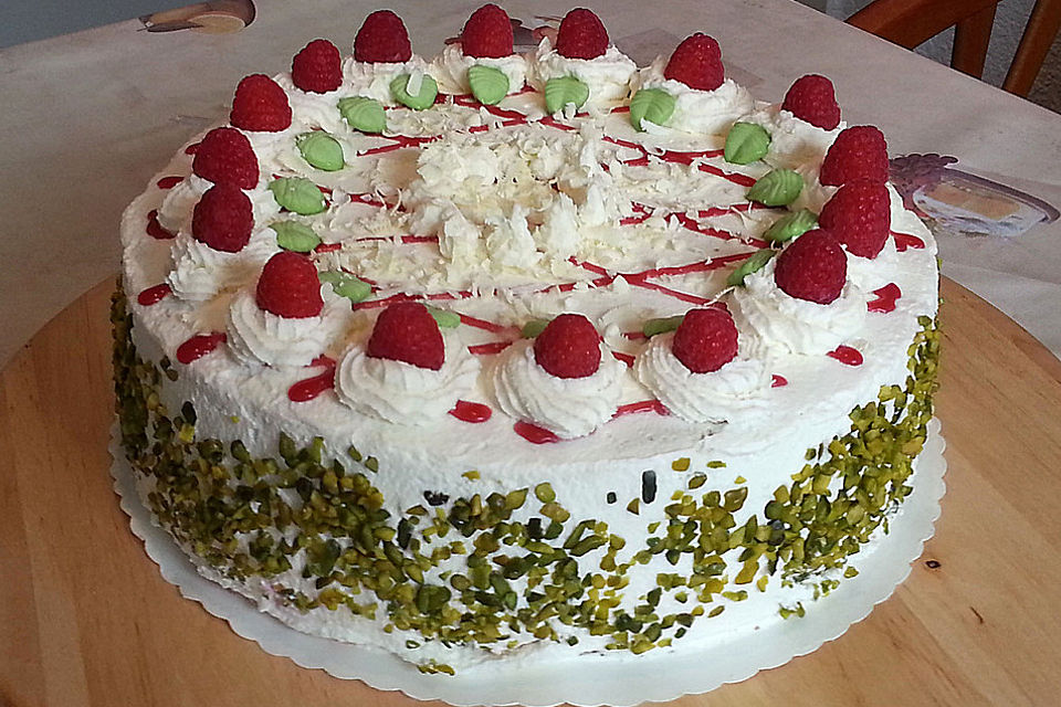 Erdbeertorte mit zarter Joghurtcreme