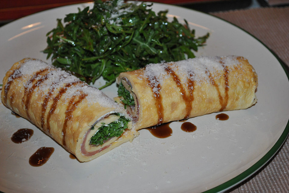 Omelette-Wraps mit geräuchertem Lachs und Rucola