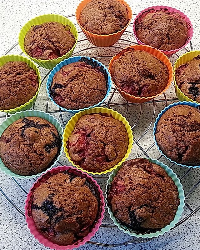 Erdbeer-Schoko-Blaubeer-Muffins
