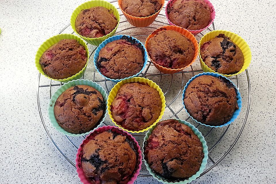 Erdbeer-Schoko-Blaubeer-Muffins