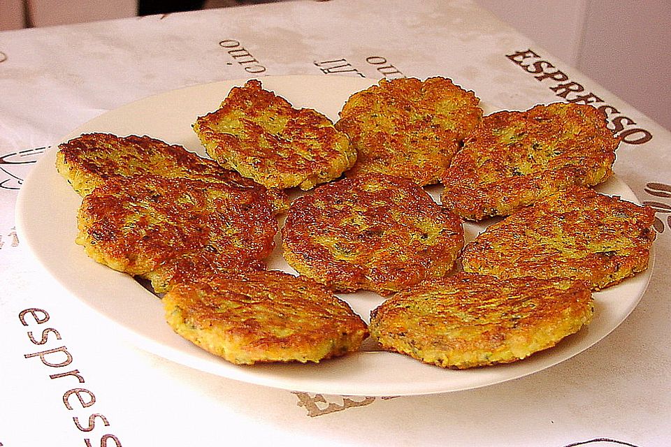 Zucchini-Möhrenpuffer mit Haferflocken