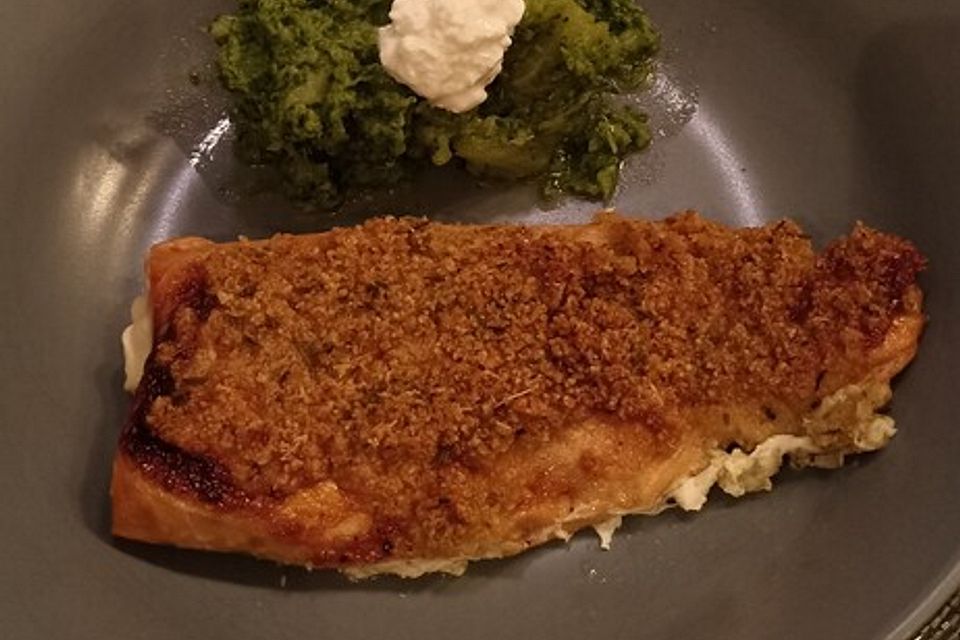 Lachs mit Parmesankruste und gebratenem Brokkoli