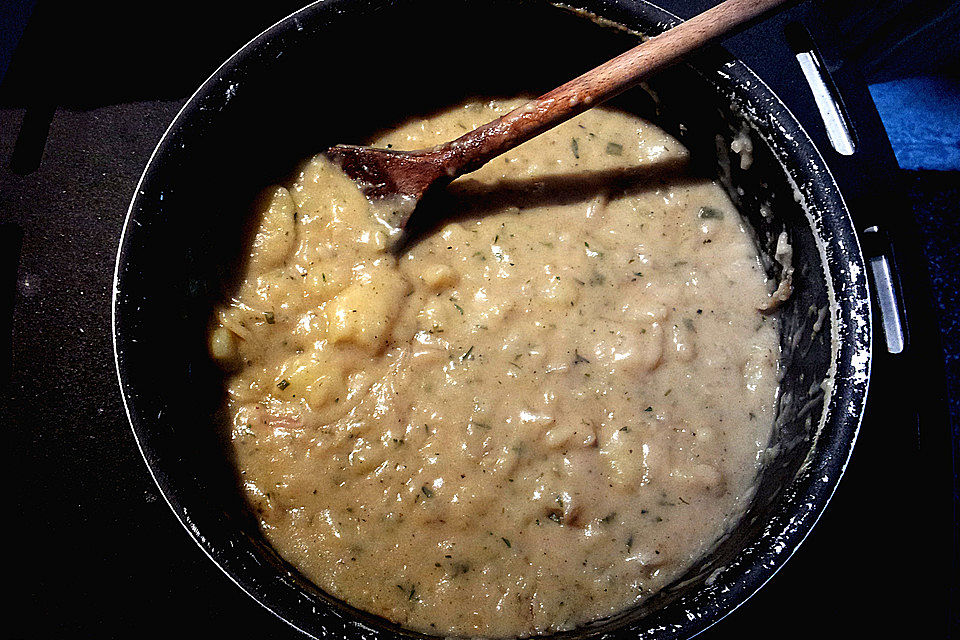 Einbrennte Hund - Kartoffelsalat mit Mehlschwitze