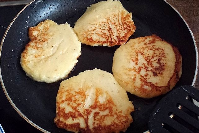Quarkkeulchen aus Kloßteigmasse von Kirsch-Kokos| Chefkoch