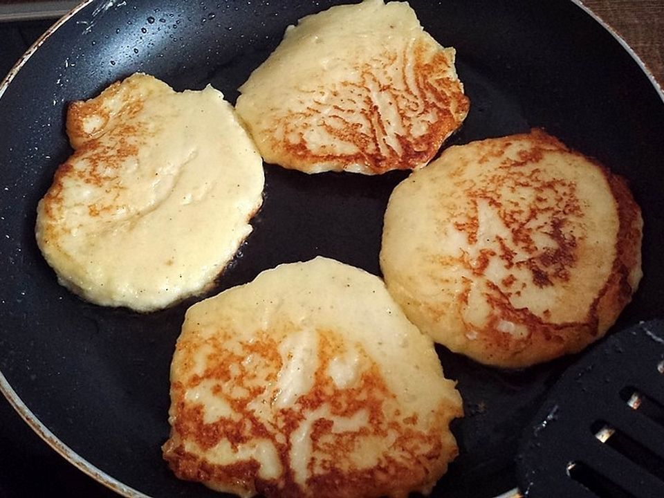 Quarkkeulchen aus Kloßteigmasse von Kirsch-Kokos| Chefkoch