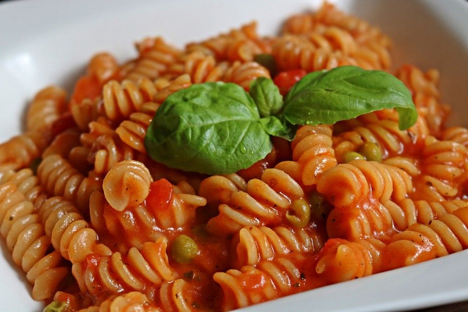 One Pot Penne mit Parmesan