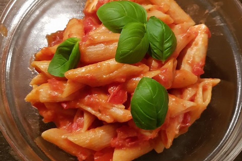 One Pot Penne mit Parmesan