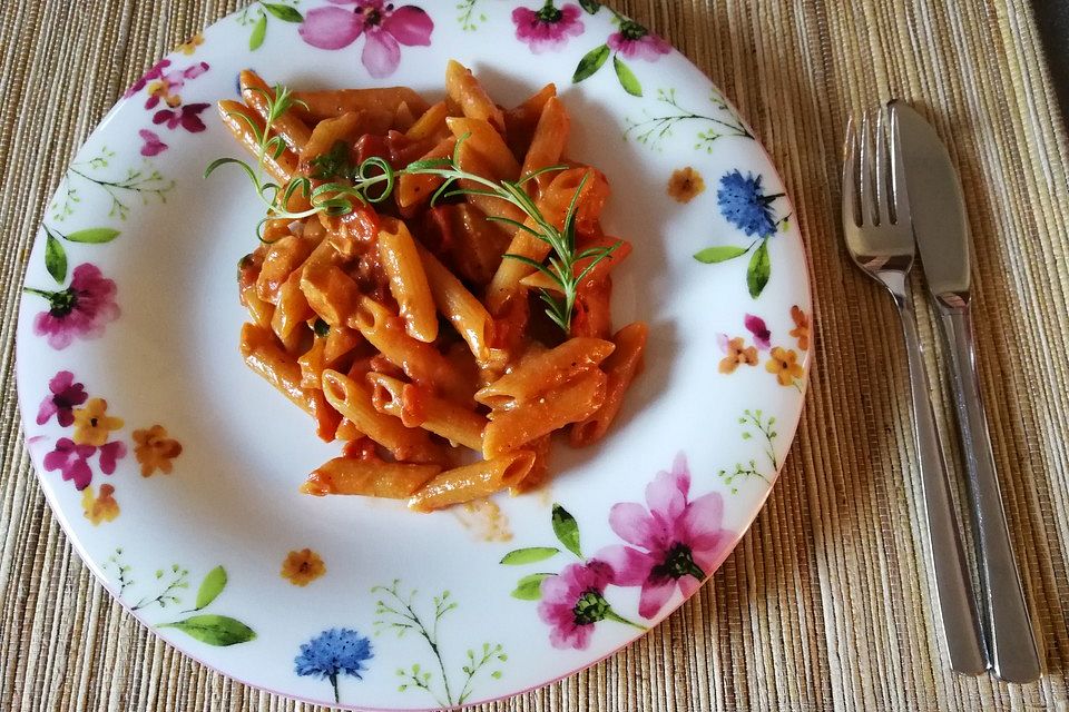 One Pot Penne mit Parmesan