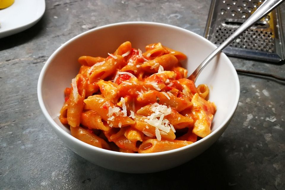 One Pot Penne mit Parmesan