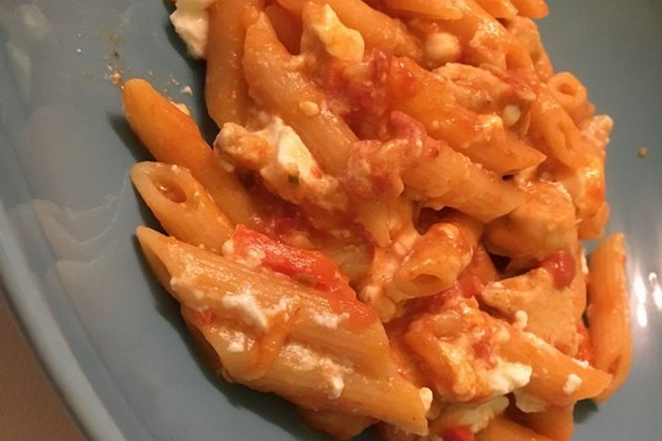 One Pot Penne mit Parmesan