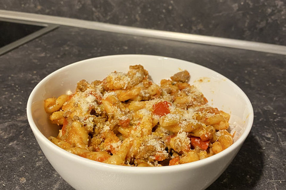 One Pot Penne mit Parmesan