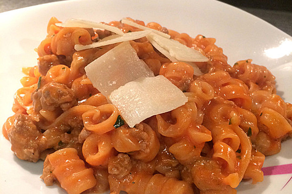 One Pot Penne mit Parmesan