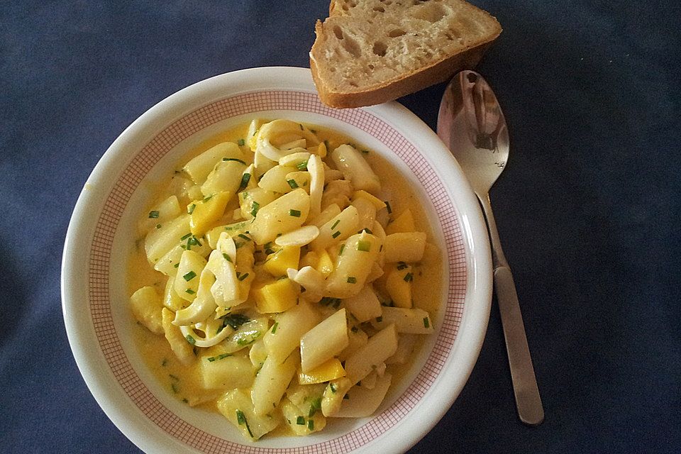 Lauwarmer Spargelsalat mit Ei und Mango