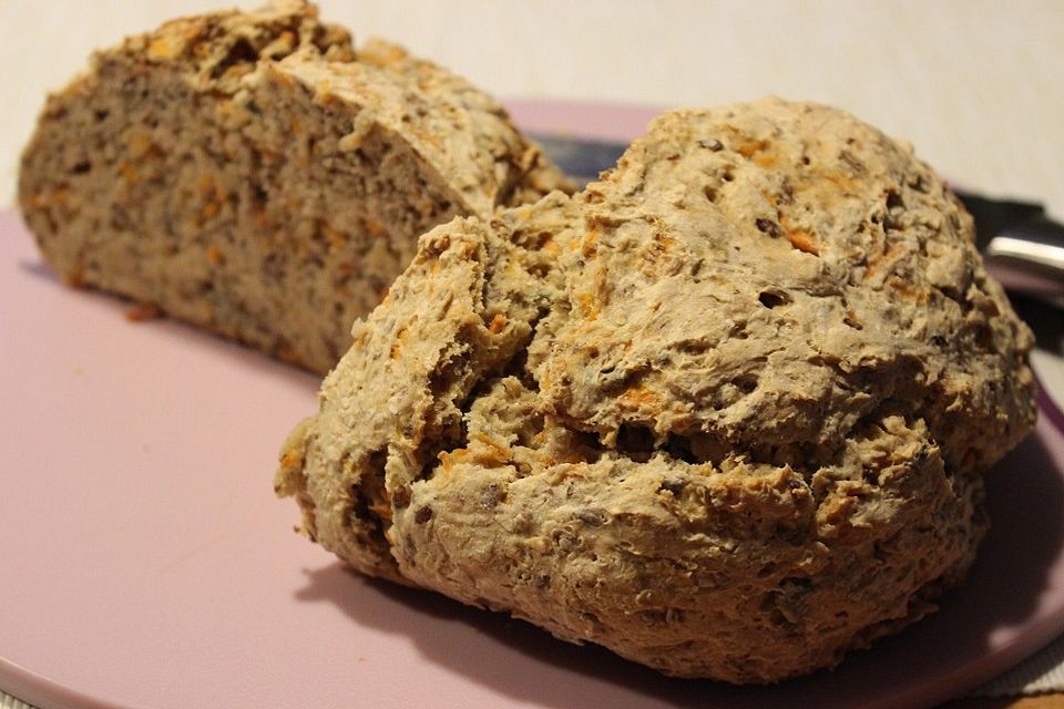 Dinkel-Karotten-Körner-Brot