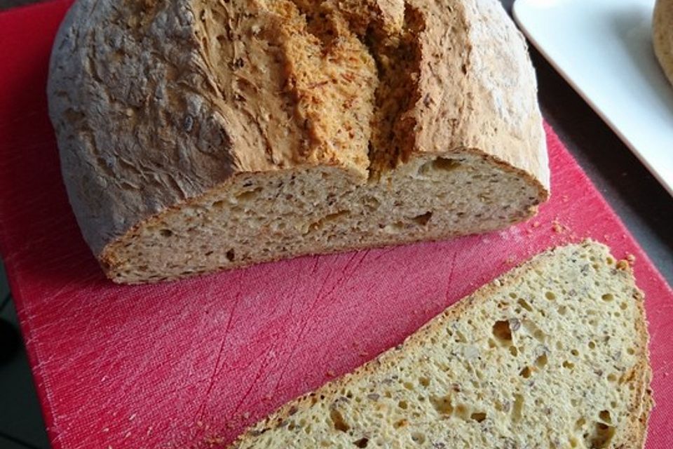 Dinkel-Karotten-Körner-Brot