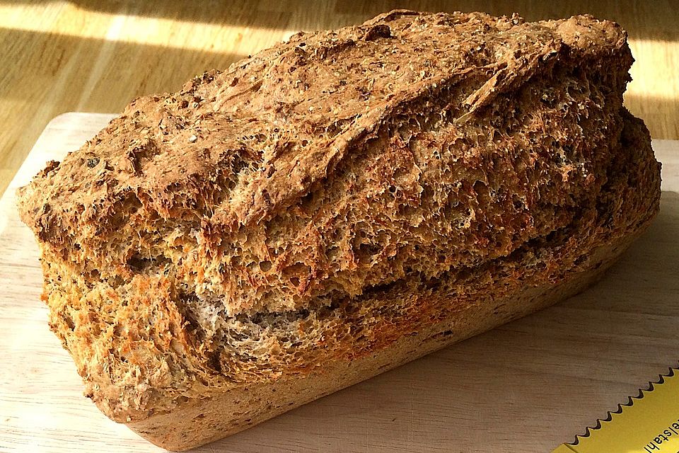 Dinkel-Karotten-Körner-Brot