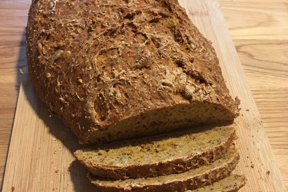 Dinkel-Karotten-Körner-Brot