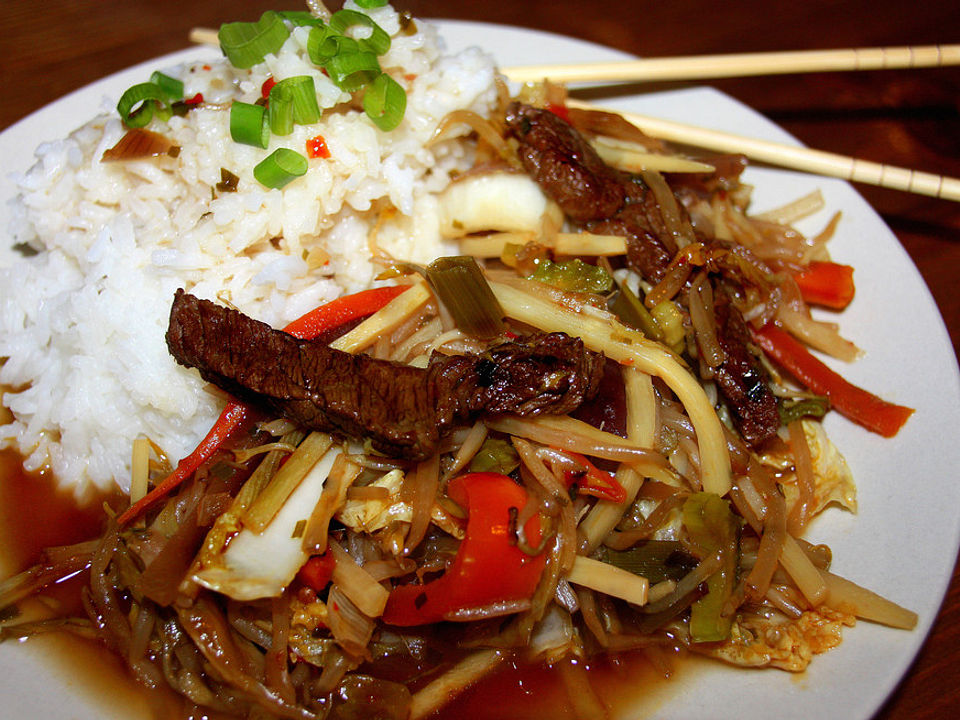 Chinapfanne mit Gemüse und Rinderfilet von kikirot2 | Chefkoch