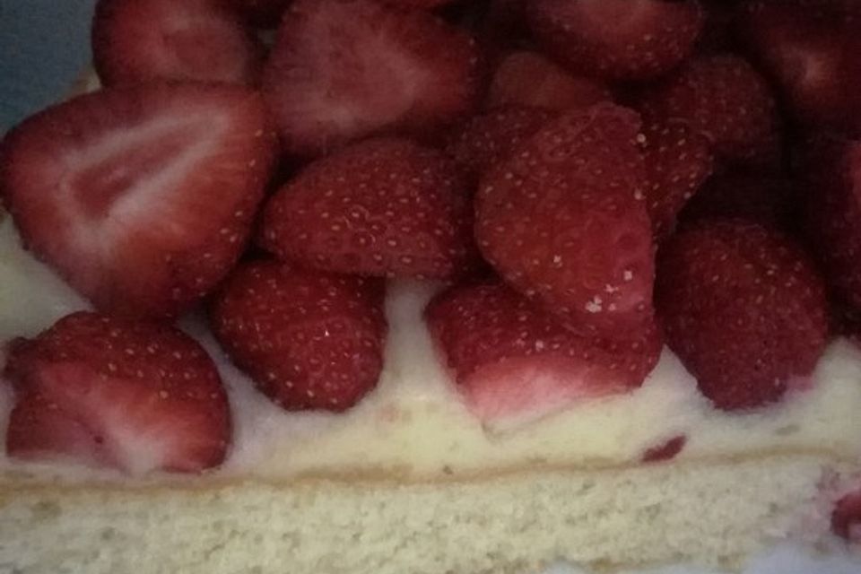 Erdbeerkuchen mit Vanillepudding