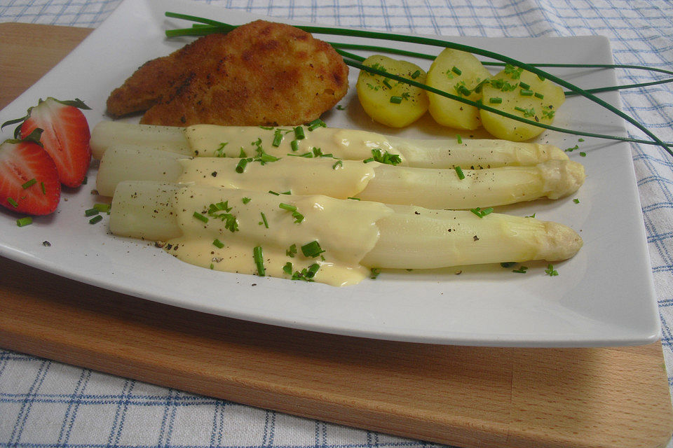 Spargel, neue Kartoffeln, Putenschnitzel und Sauce Hollandaise