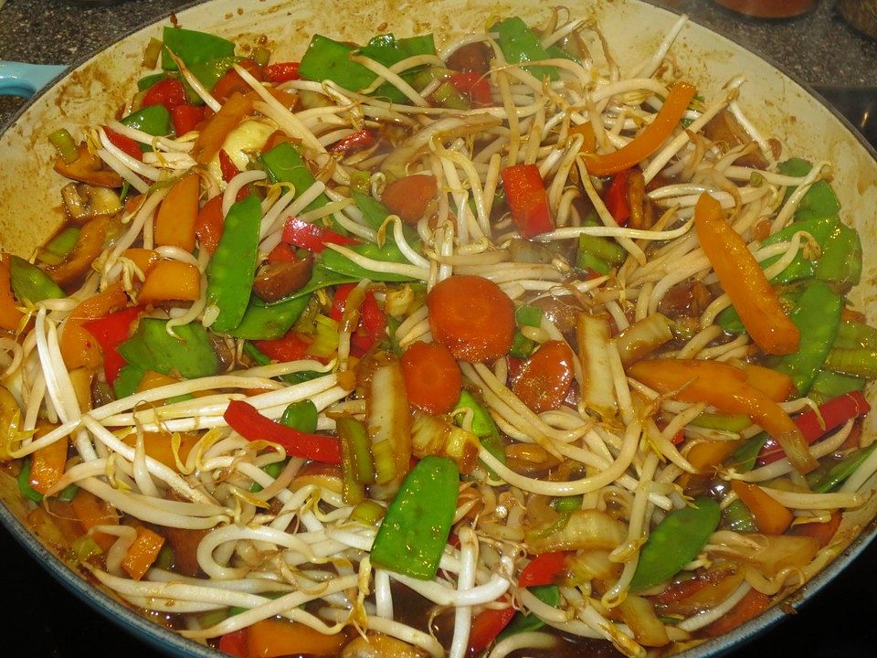 Asiatische Nudel- und Gemüsepfanne von cocokzm| Chefkoch