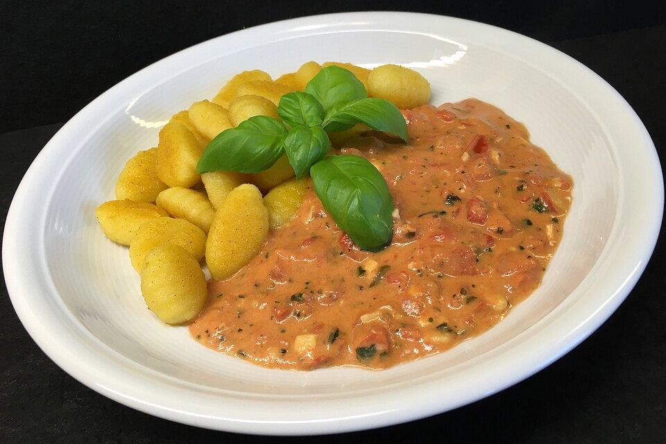 Camembert-Honig-Tomatensauce mit italienischen Kräutern