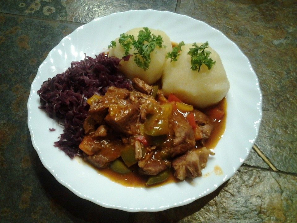 Schweinegulasch mit Paprika und Champignons von Cohal | Chefkoch