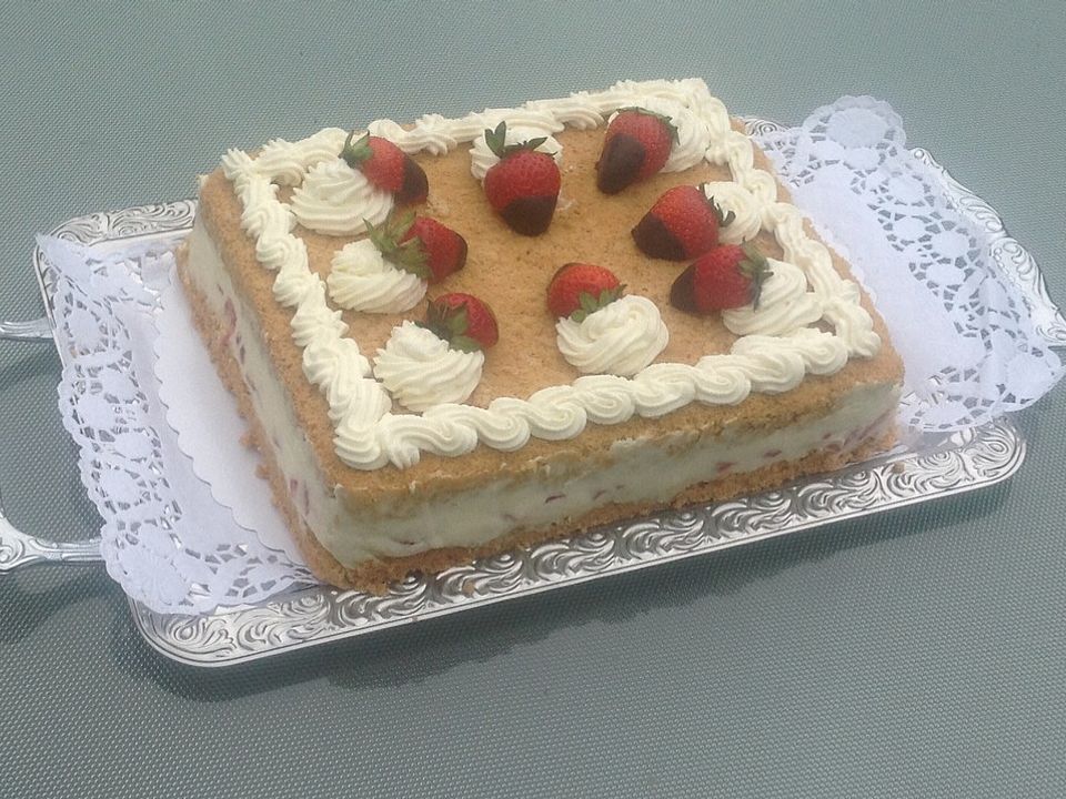 Urmelis kleine Erdbeer-Mascarpone-Torte mit leichter Baileysnote von ...