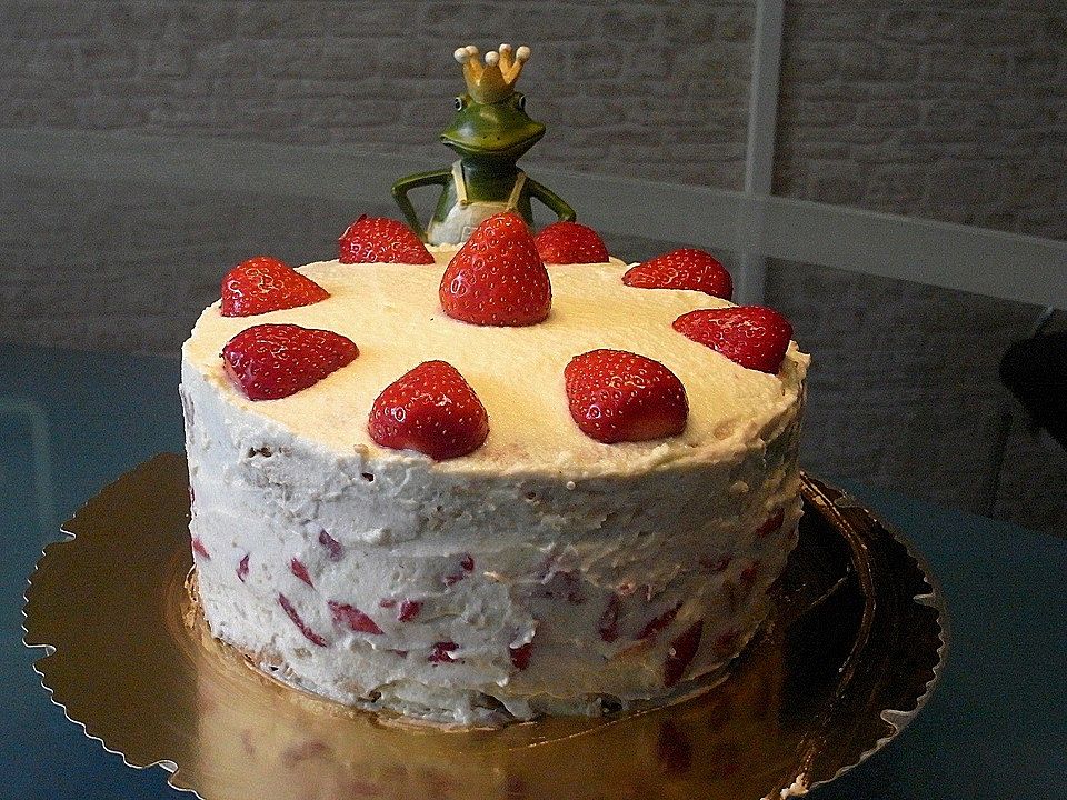 Urmelis kleine Erdbeer-Mascarpone-Torte mit leichter Baileysnote von ...