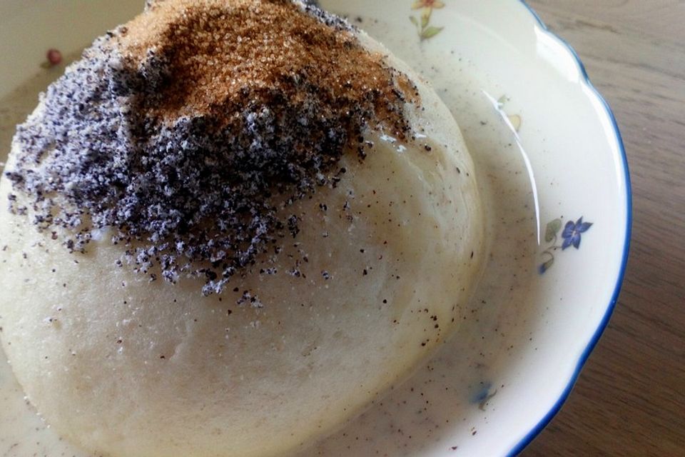 Marlenes Germknödel mit Vanillesoße