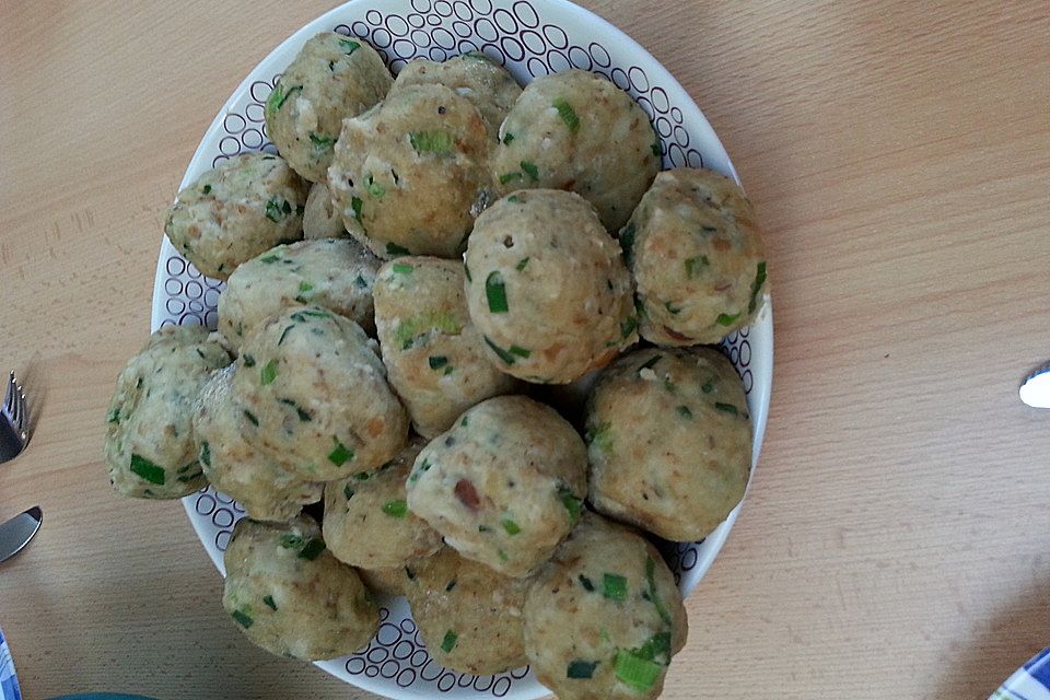 Kürbiskern-Semmelknödel