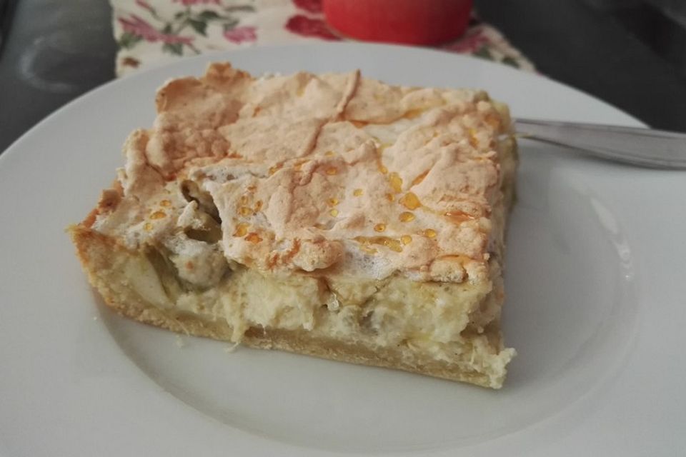 Rhabarber - Quark - Kuchen unter Baiserhaube