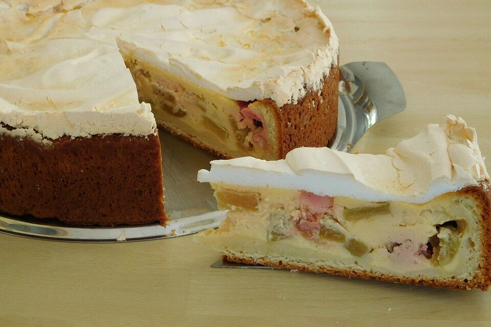 Rhabarber - Quark - Kuchen unter Baiserhaube