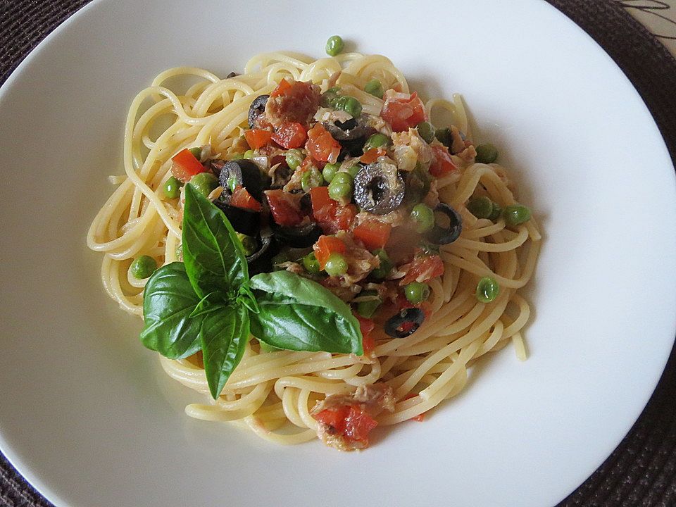 Spaghetti mit Thunfisch, Oliven und Erbsen von riga53| Chefkoch