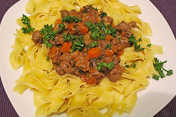 Breite Bandnudeln mit Entenragout