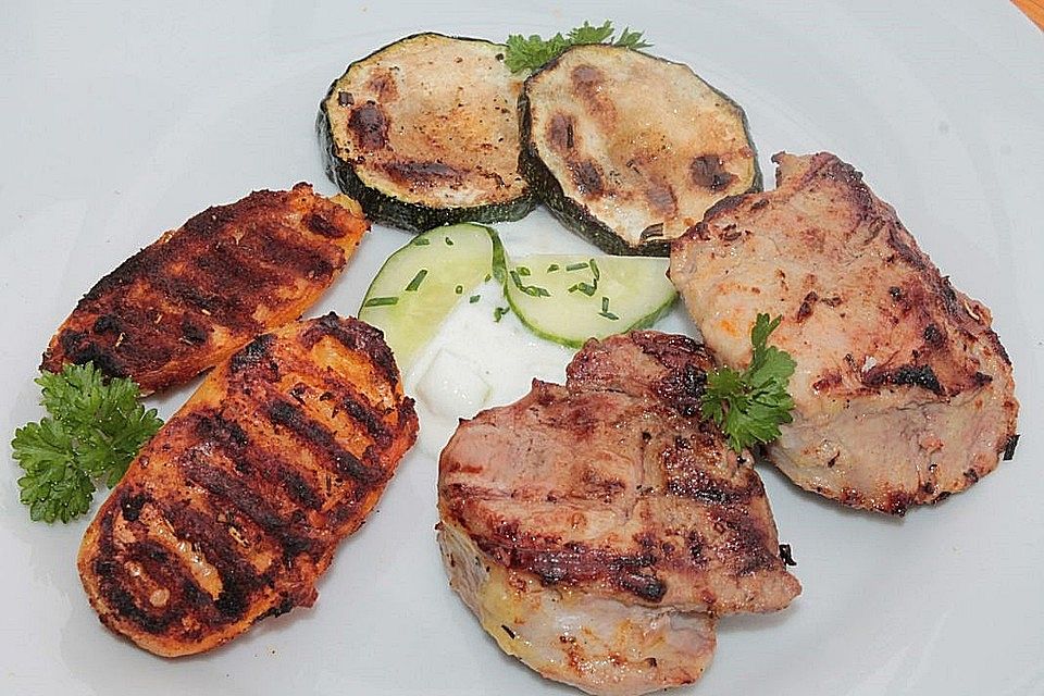 Gegrillte Zucchini mit Rosmarin und Balsamico